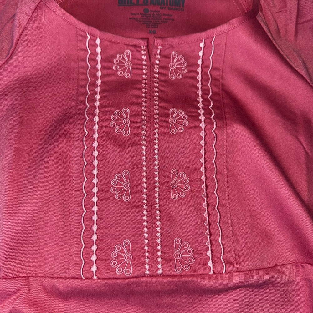 Greys Anatomy by Barco Womens Nectar Pink Embroidered Scrub Top 41284 XS NEW - Picture 5 of 13